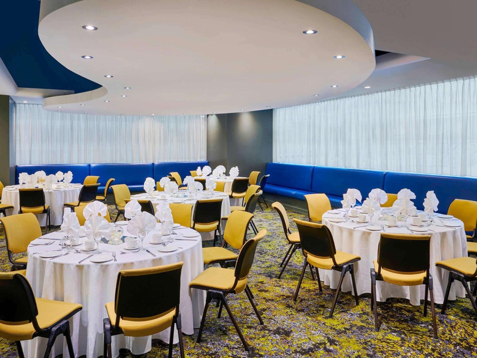 Novotel Toronto North York Exterior photo