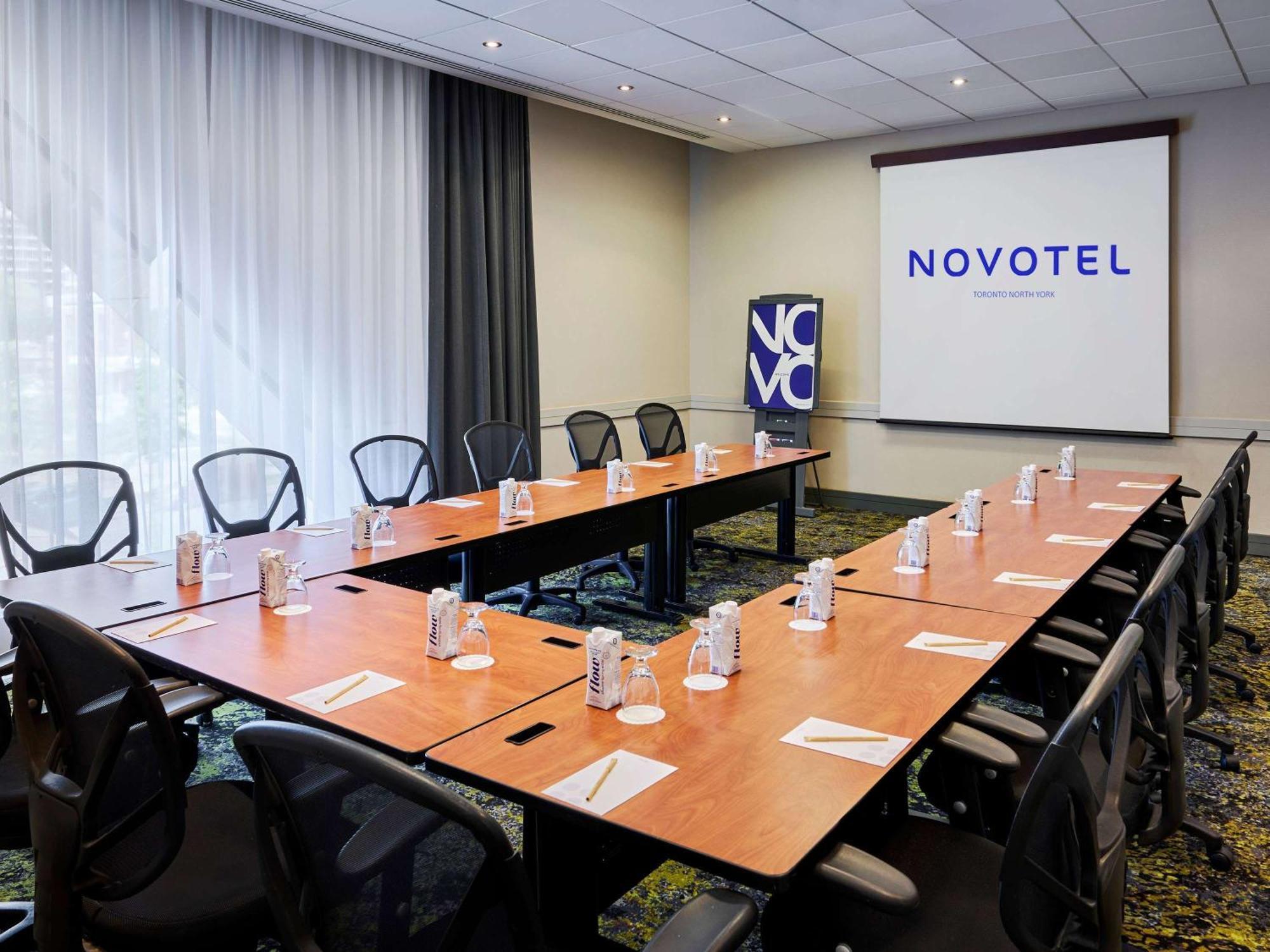 Novotel Toronto North York Exterior photo